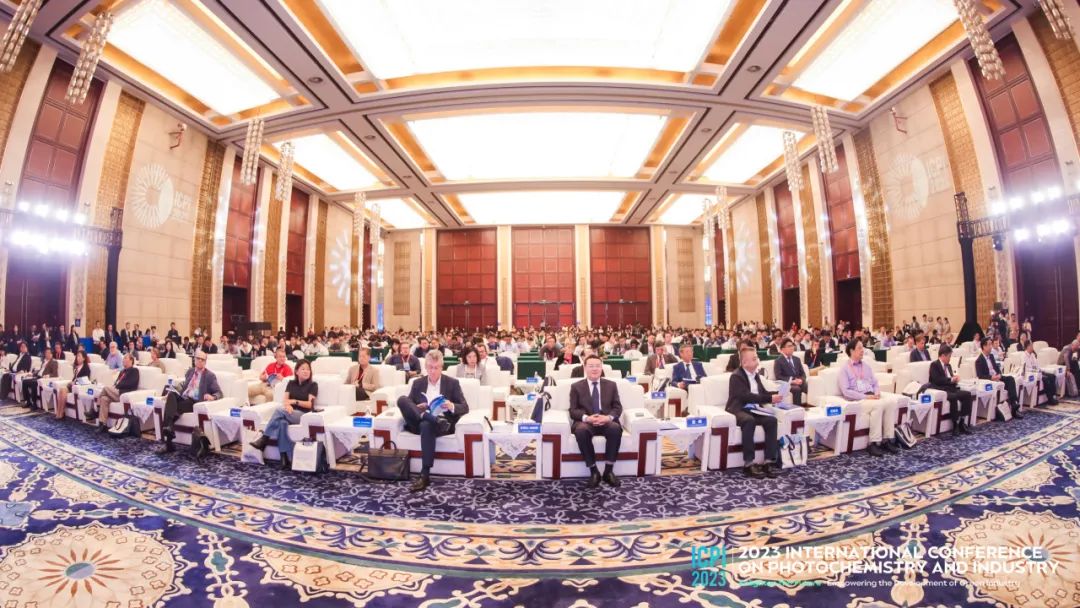 共有128位國內(nèi)外著名學(xué)者和多位知名企業(yè)代表就各自領(lǐng)域作了精彩的會議報告